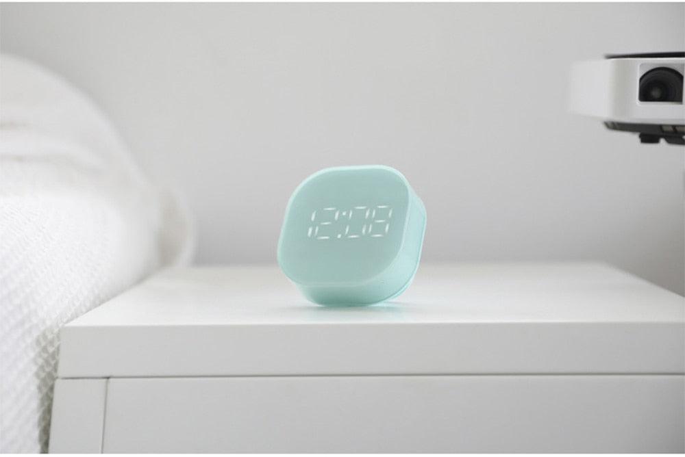Electronic Square Silent Bedside Alarm Clock Intelligent Temperature Sensing Magnetic Attraction Desk Clock Mini Battery Operated Alarm Clock  Home Decor Stevvex