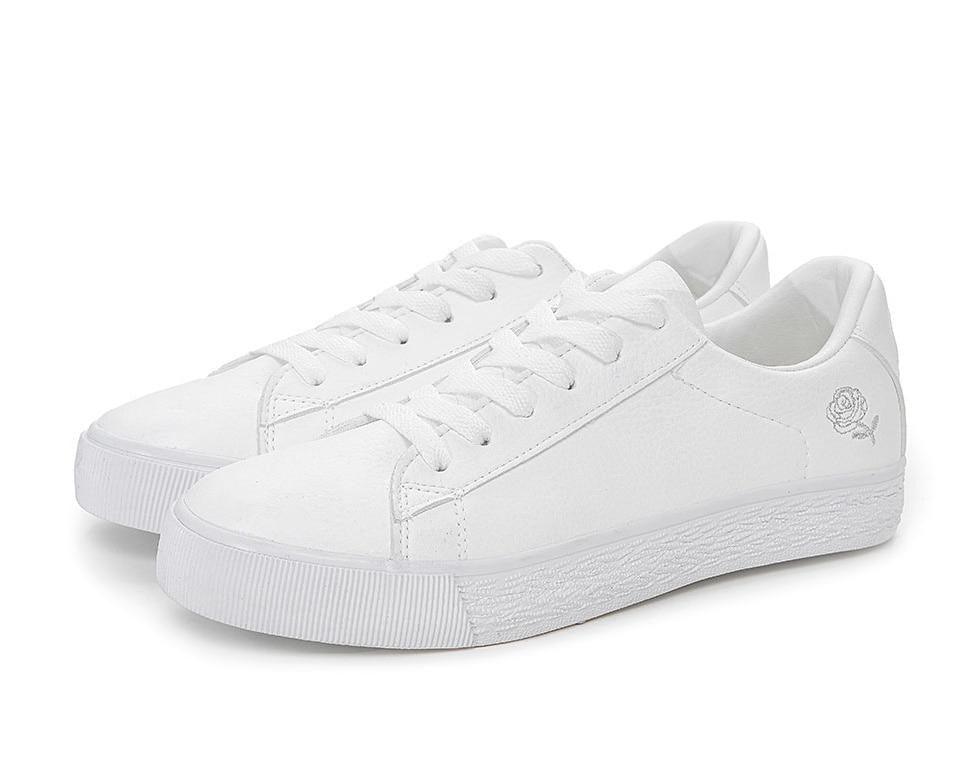 Elegant White Sneakers Womens Spring Summer Breathable Sneakers Flat Shoe Causal Womens Walking Shoes Slip On Mesh Lightweight Comfortable Sneakers Stevvex