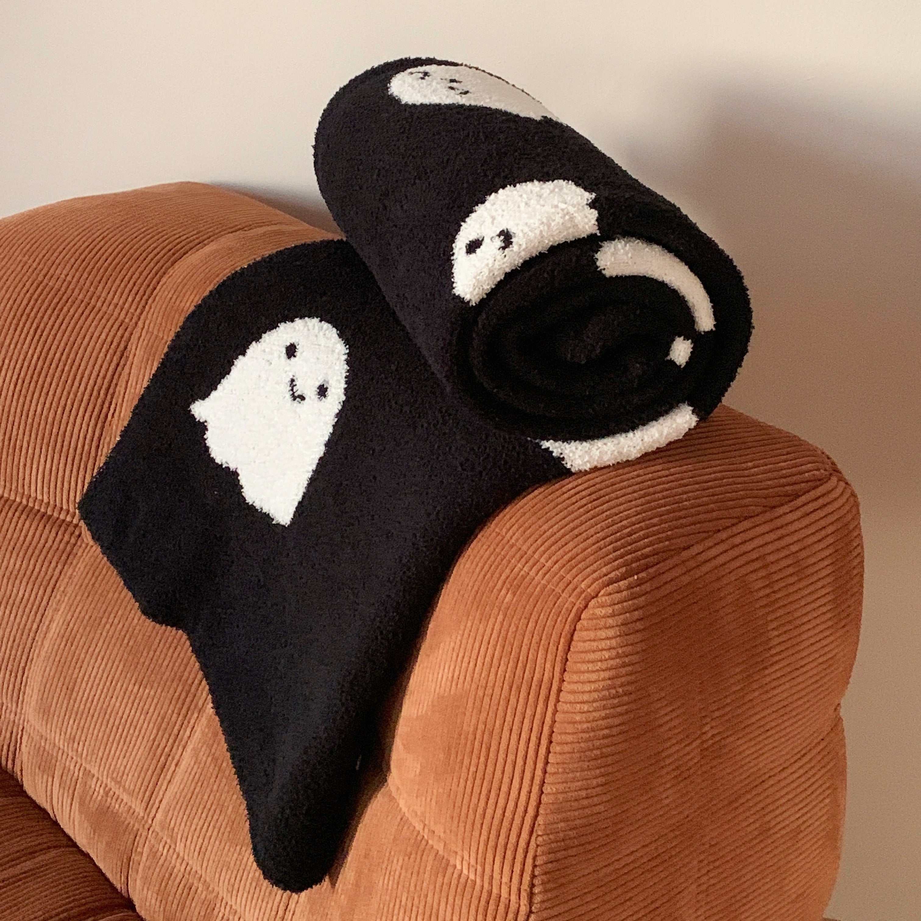 1pc Halloween Cute Cartoon Ghost Premium Sense Home Warm Blanket Nap Throw Blanket Travel Blanket Shawl Blanket Single Sided Fleece Jacquard High Quality Knitted Blanket Lootquake LLC