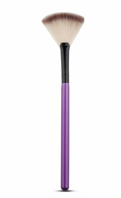Single Fan-shaped Brightening Makeup Brush Pi-Mart