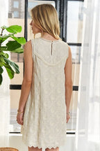 Applique Round Neck Sleeveless Shift Dress For Summer – Classy, Sophisticated, Fashionable, Flattering, Stylish, Timeless Elegance Stevvex