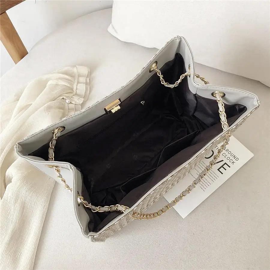 Famous Designer Pu Leather Chain Shoulder Bag/Crossbody Bags With High Quality And Large Capacity For Ladies And Girls Stevvex