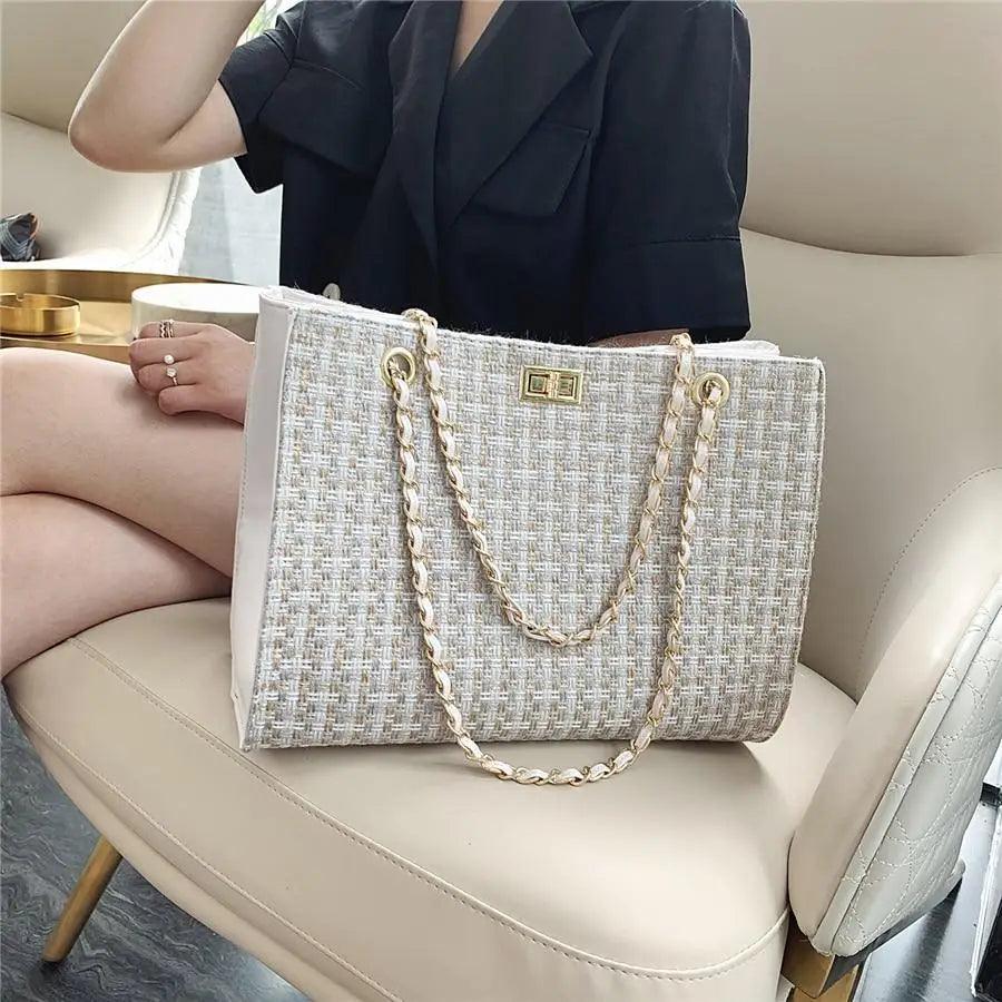 Famous Designer Pu Leather Chain Shoulder Bag/Crossbody Bags With High Quality And Large Capacity For Ladies And Girls Stevvex