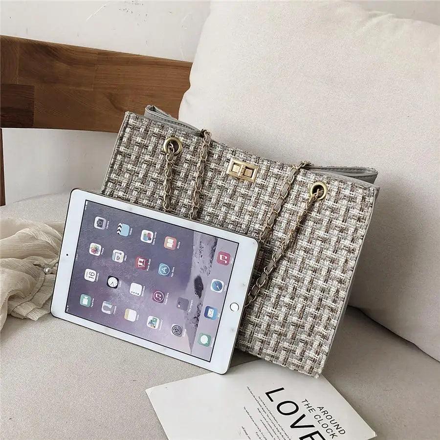 Famous Designer Pu Leather Chain Shoulder Bag/Crossbody Bags With High Quality And Large Capacity For Ladies And Girls Stevvex