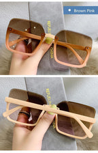 Fashion Design Women Square Sunglasses Big Frame Style Oversized Fashionable Sun Glasses For Men Popular Trendy Style Sunglasses UV400 Protection Sun Glasses Stevvex