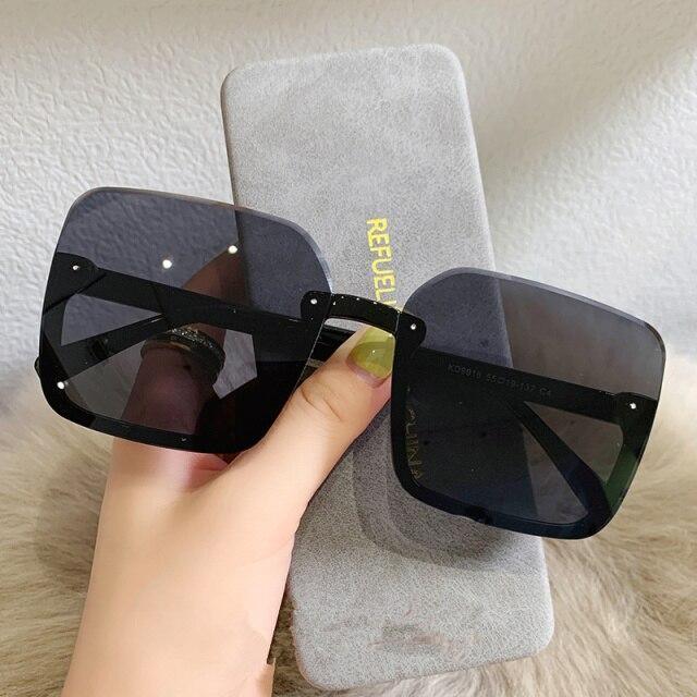 Fashion Design Women Square Sunglasses Big Frame Style Oversized Fashionable Sun Glasses For Men Popular Trendy Style Sunglasses UV400 Protection Sun Glasses Stevvex