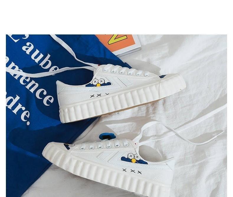 Funny Yellow Cartoon Design Sneakers Women Casual Fashion New Flat Vulcanized Sneakers Lace Up Canvas Shoes Men Comfortable Canvas Flats Summer Fashion Lace-up Sneakers Stevvex