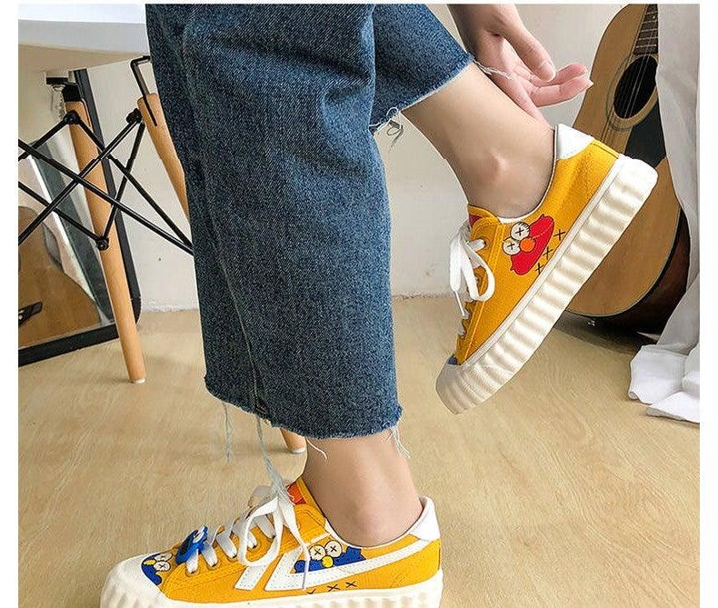 Funny Yellow Cartoon Design Sneakers Women Casual Fashion New Flat Vulcanized Sneakers Lace Up Canvas Shoes Men Comfortable Canvas Flats Summer Fashion Lace-up Sneakers Stevvex