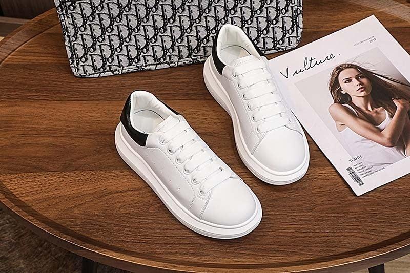 Genuine Leather Women Platform Sneakers Autumn Fashion Sports Little White Shoes Platform Flats Casual Lace Up Woman Comfort Walking Sneakers Stevvex