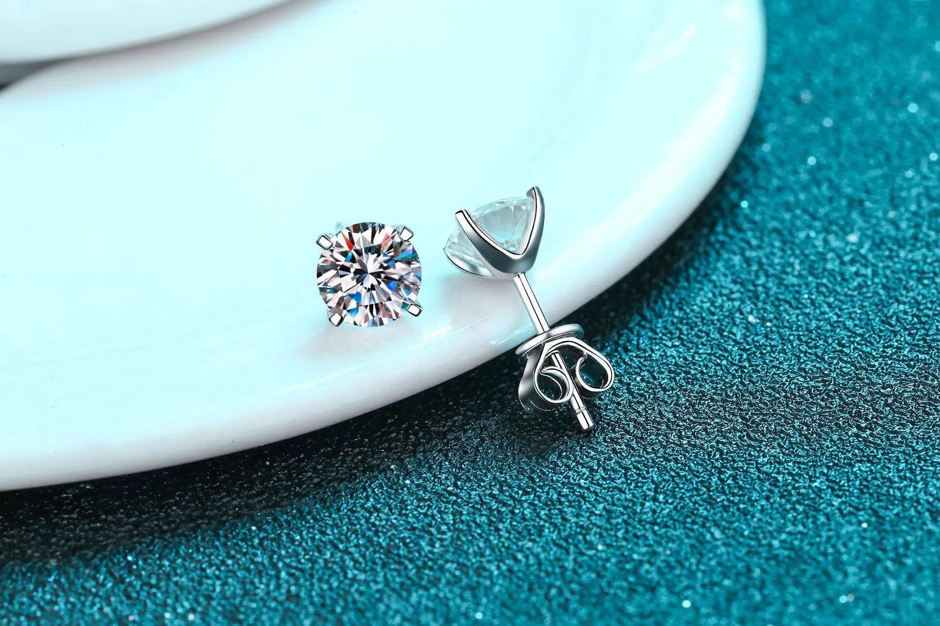 GRA GIA Certified Moissanite Stud Earrings 0.2-2CT VVS1 4-Claw Sterling S925 BandsCo Straps