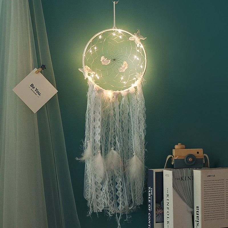 Handmade White Feather Dream Catcher Wind Chimes Hanging Ornaments Ceiling Decor Room Dream Net  Hanging Craft Gift Car Ornament Ribbons Feathers Wrapped Lights For Bedroom Decor Wedding Decorations Stevvex