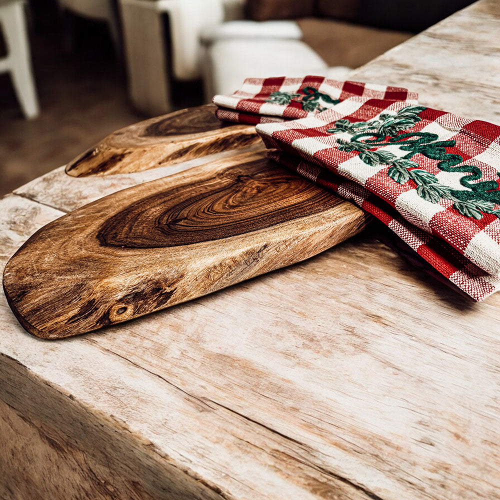 Holiday Charcuterie Board Set With Tartan Kitchen Towels - 2-Piece Gift BandsCo Straps