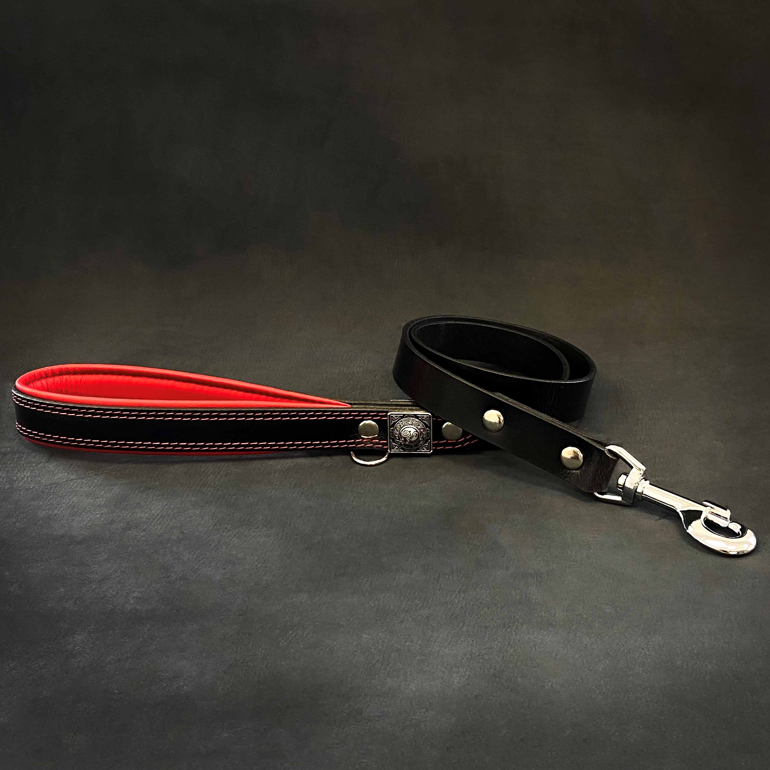 The "Eros" Leash 1 inch wide Black Bestia Dog Gear