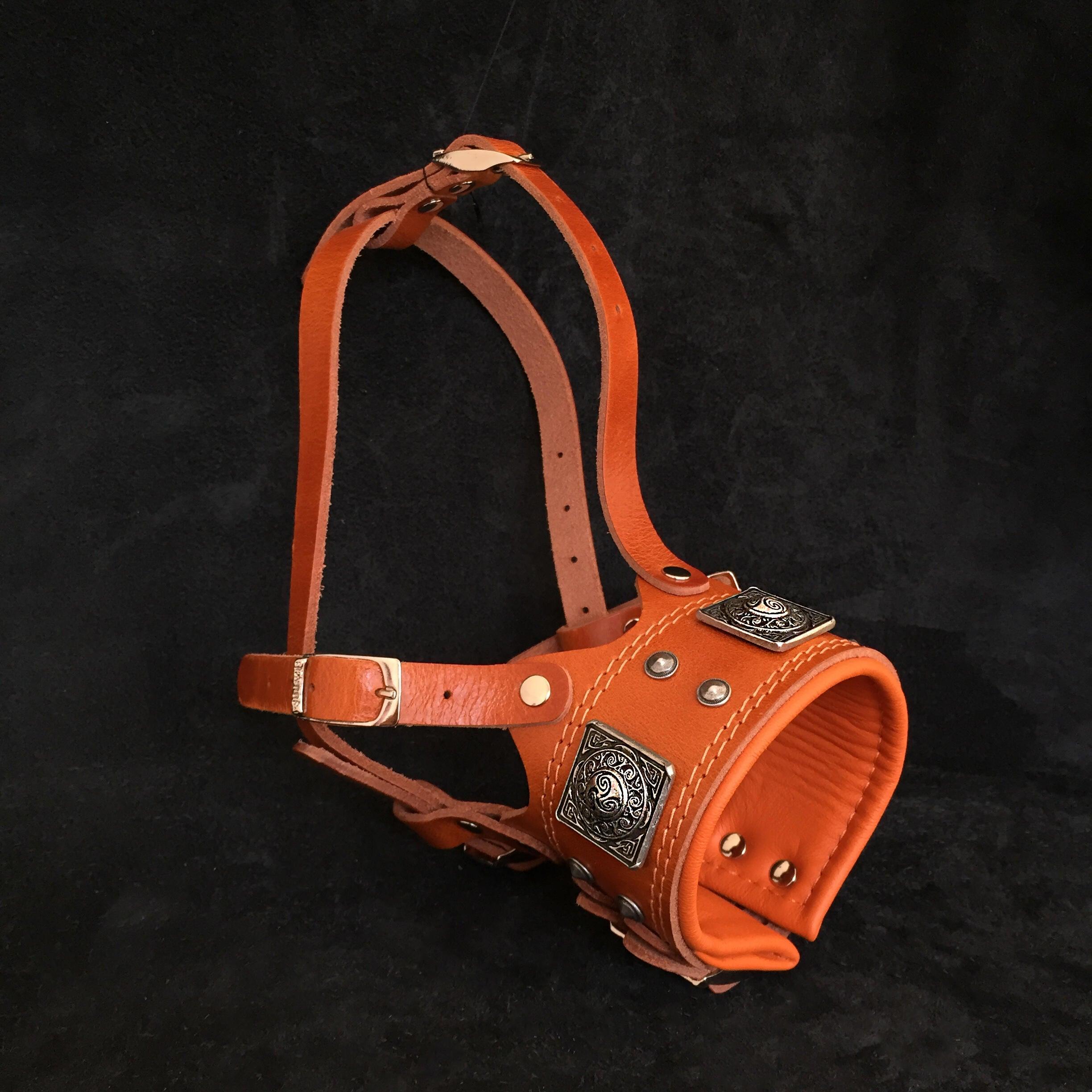 The "Eros" muzzle brown Bestia Dog Gear