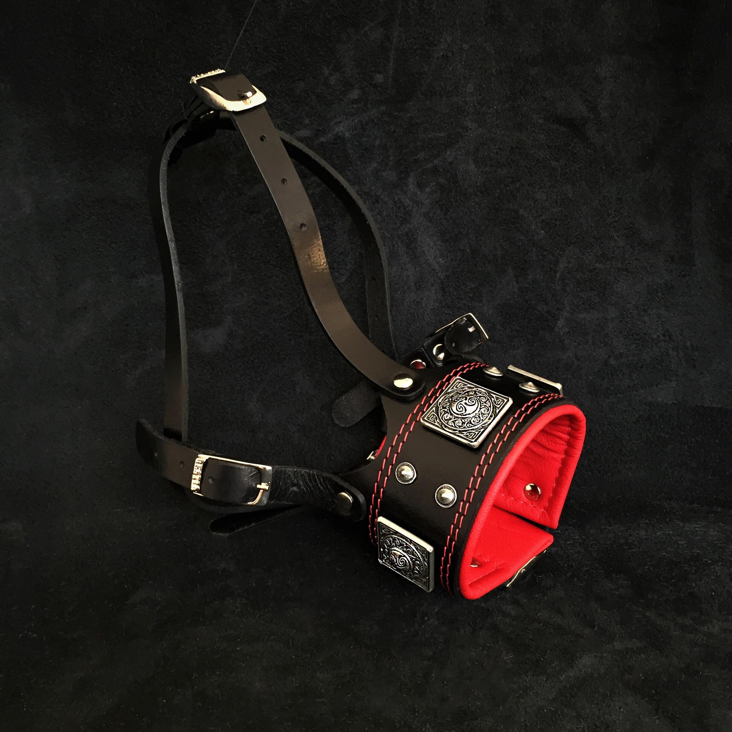 The "Eros" muzzle black & red Bestia Dog Gear