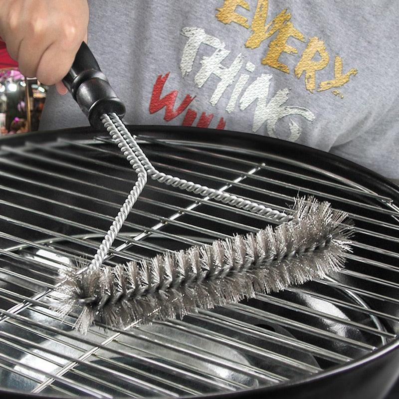 Kitchen Accessories BBQ Grill Barbecue Kit Cleaning Brush Stainless Steel Cooking Tools Wire Bristles Cleaning Brushes Triangle Wire Barbecue Cleaning Brush Portable Anti Rust Durable Handheld Stainless Steel Wire BBQ Grill Brush Stevvex