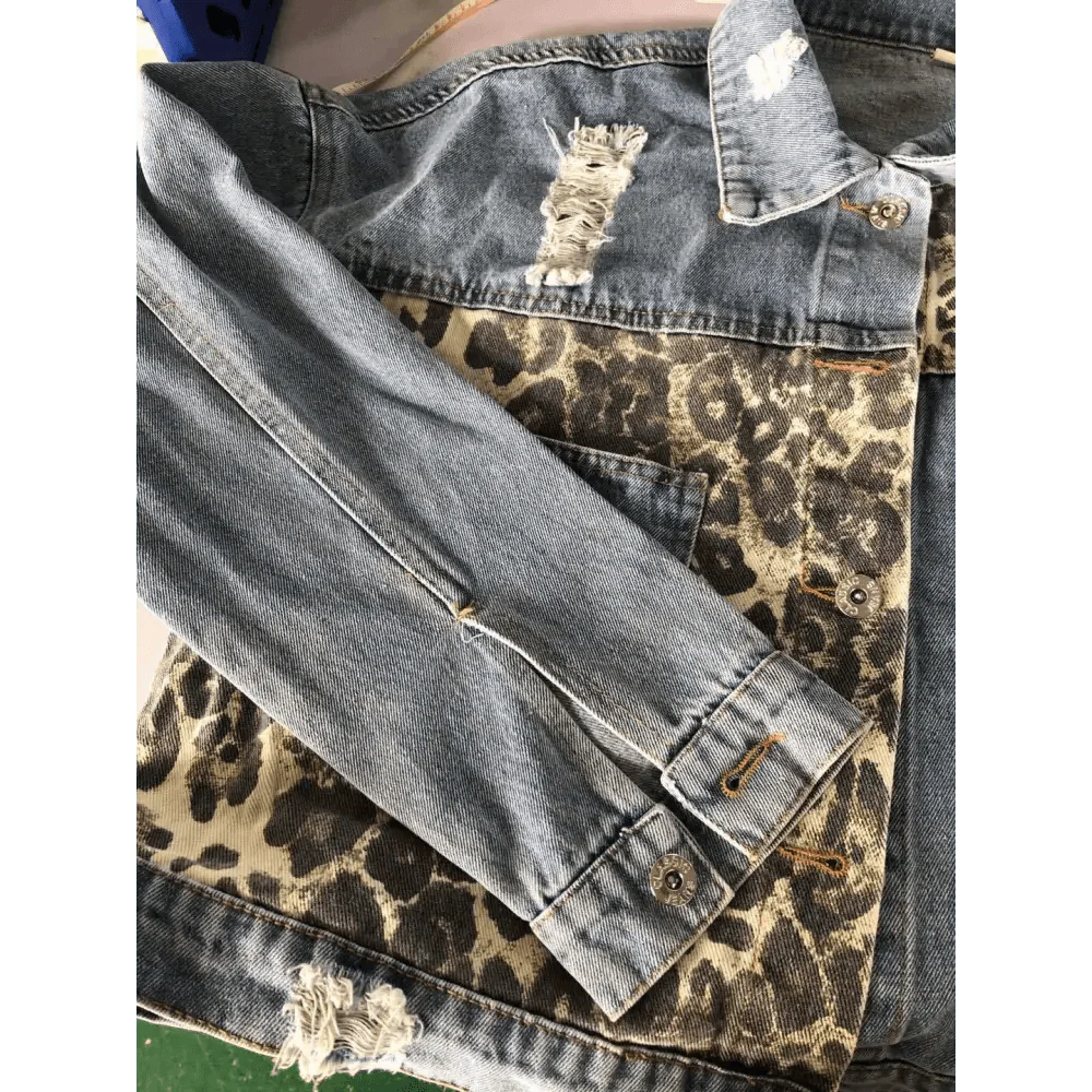 Lavish Style Winter Long-sleeved Jacket Denim Trendy Leopard Print Stitching Lapel Short Jacket For Women And Girls Stevvex