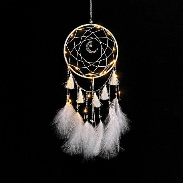 LED Dream Catcher Lamp Flying Wind Chimes Lighting Dream-catcher Handmade Ornaments Traditional Gifts Feather Pendant Romantic Creative Wall Hanging Home Wall Decoration Ornament Craft Native American Style Stevvex