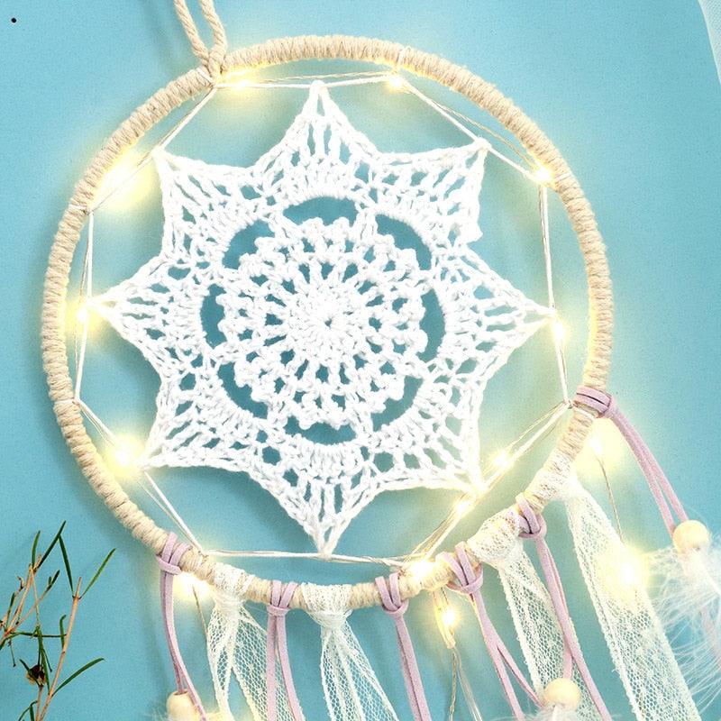 LED Dream Catcher Lamp Flying Wind Chimes Lighting Dream-catcher Handmade Ornaments Traditional Gifts Feather Pendant Romantic Creative Wall Hanging Home Wall Decoration Ornament Craft Native American Style Stevvex