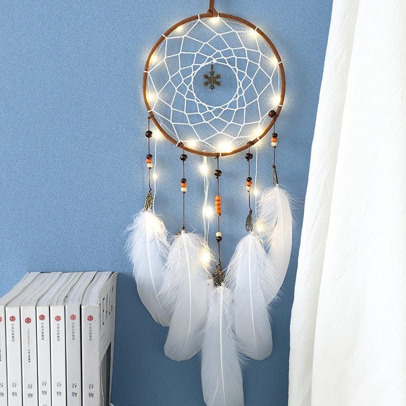 LED Dream Catcher Lamp Flying Wind Chimes Lighting Dream-catcher Handmade Ornaments Traditional Gifts Feather Pendant Romantic Creative Wall Hanging Home Wall Decoration Ornament Craft Native American Style Stevvex