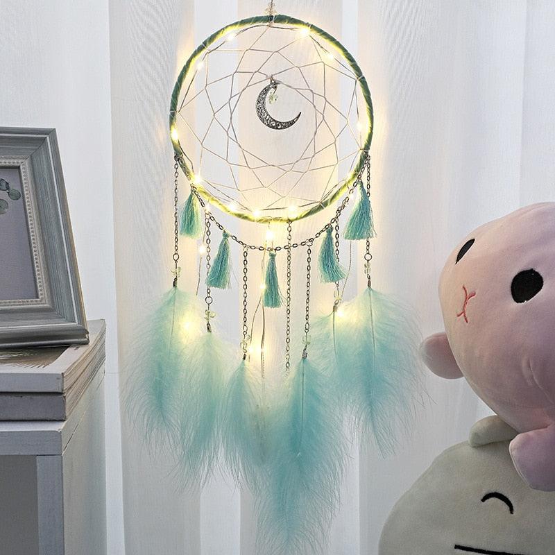 LED Dream Catcher Lamp Flying Wind Chimes Lighting Dream-catcher Handmade Ornaments Traditional Gifts Feather Pendant Romantic Creative Wall Hanging Home Wall Decoration Ornament Craft Native American Style Stevvex