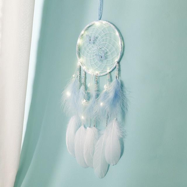 LED Dream Catcher Lamp Flying Wind Chimes Lighting Dream-catcher Handmade Ornaments Traditional Gifts Feather Pendant Romantic Creative Wall Hanging Home Wall Decoration Ornament Craft Native American Style Stevvex