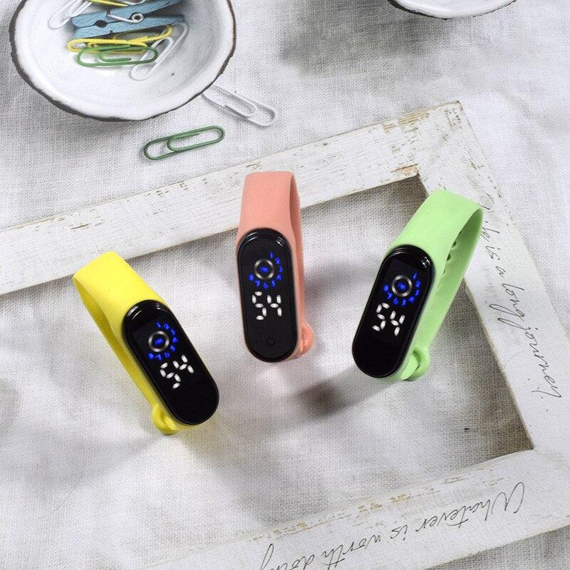 LED Electronic Boys Girls Watch Digital Silicone Wristwatch Fashion Casual Universal Watch Unisex Sport Watch Led Digital Silicone Strap Digital LED Sports Watch For Women Kids Stevvex