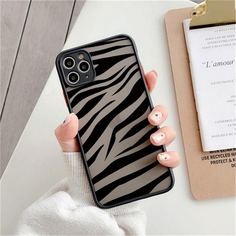 Leopard Print Elegant Pattern Protective Phone Case Translucent Hard Back With Silicone Leopard Pattern Phone Case For Iphone 11 Pro Max 12 13 Mini X Xs Max 7 8 Plus Mobile Phone Protective Case Stevvex