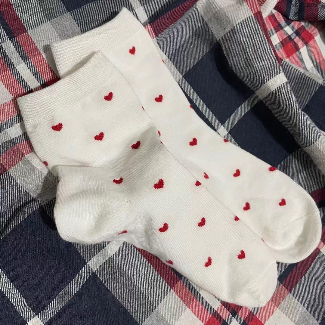 Long Cute Socks Women Cotton Love Heart With Print Kawaii Beautiful Ladies Designer Socks Winter Warm Socks High Art Warm Socks For Men And Women Stevvex