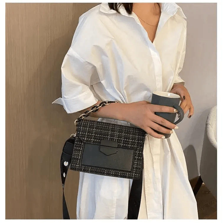 Luxury Wide Strap Shoulder Bags for Women And Girls Designer Lady Handbags and Purses Fashionable Chain Messenger Crossbody Bags Stevvex