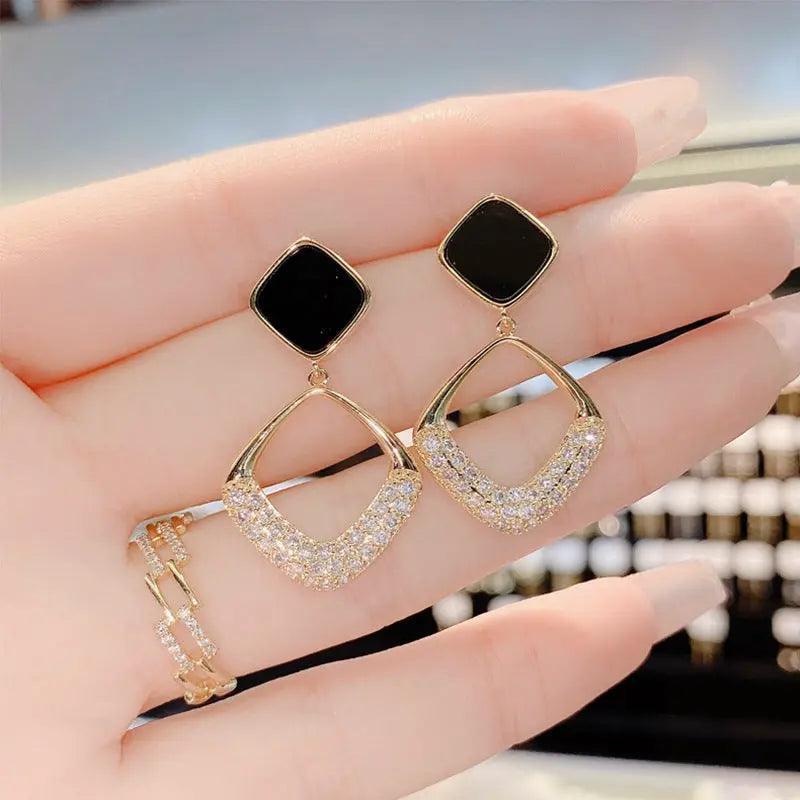 MAC099 version square geometric diamond earrings - SJB-DIAMOND ELITES