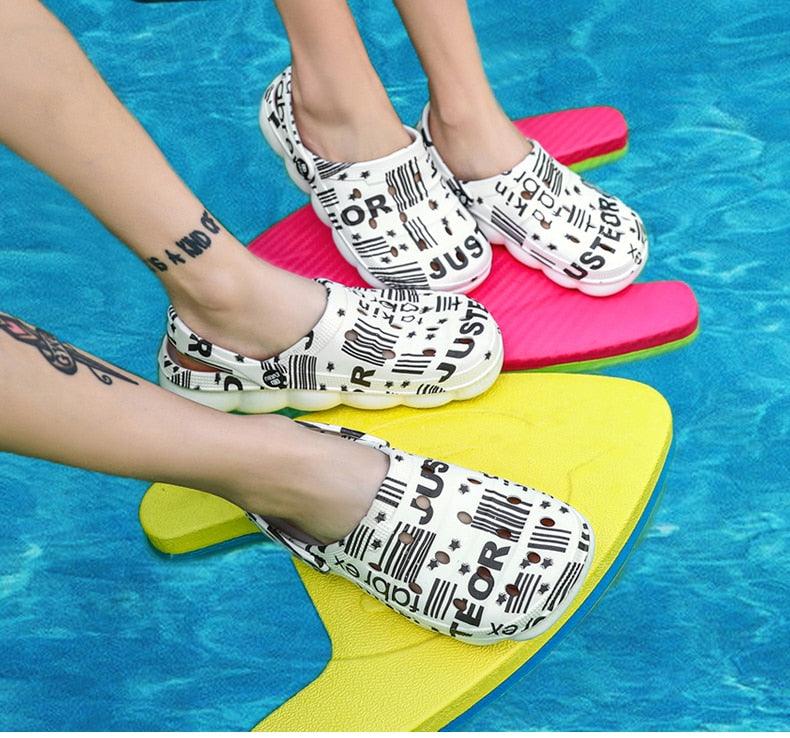Men Causal Summer Sandals Garden Clogs Soft Memory Hospital Shoes Men Slip On Beach Water Sandals Anti-Skid Water Shoes Summer Garden Camouflage Men Walking Clogs Stevvex