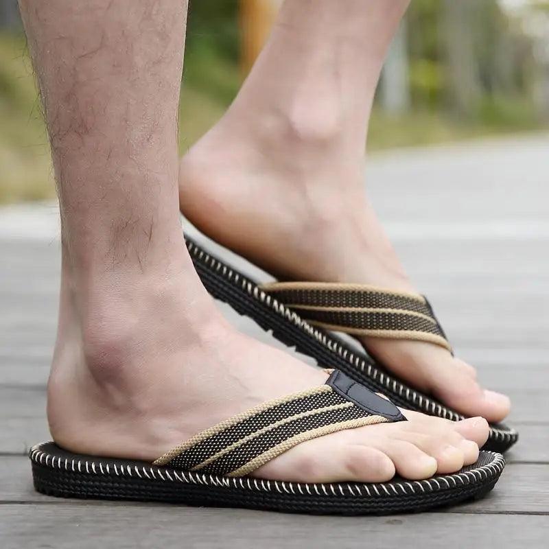 Men Modern Lightweight Slippers Non-Slip Flip Flops Stylish Design Durable Slippers Comfortable Indoor Sandals Classic Outdoor Slides Waterproof Flip Flops For Men Stevvex