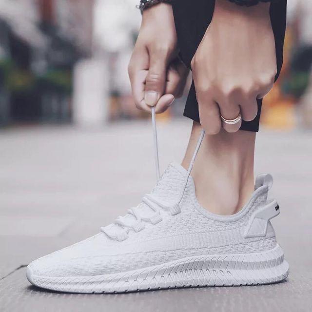 Men's Lightweight Running Shoes New Summer Comfortable And Breathable Sports Outdoor Fashion Sneakers Slip On Lightweight Athletic Fashion Casual Breathable Shoes For Walking Running Jogging Stevvex