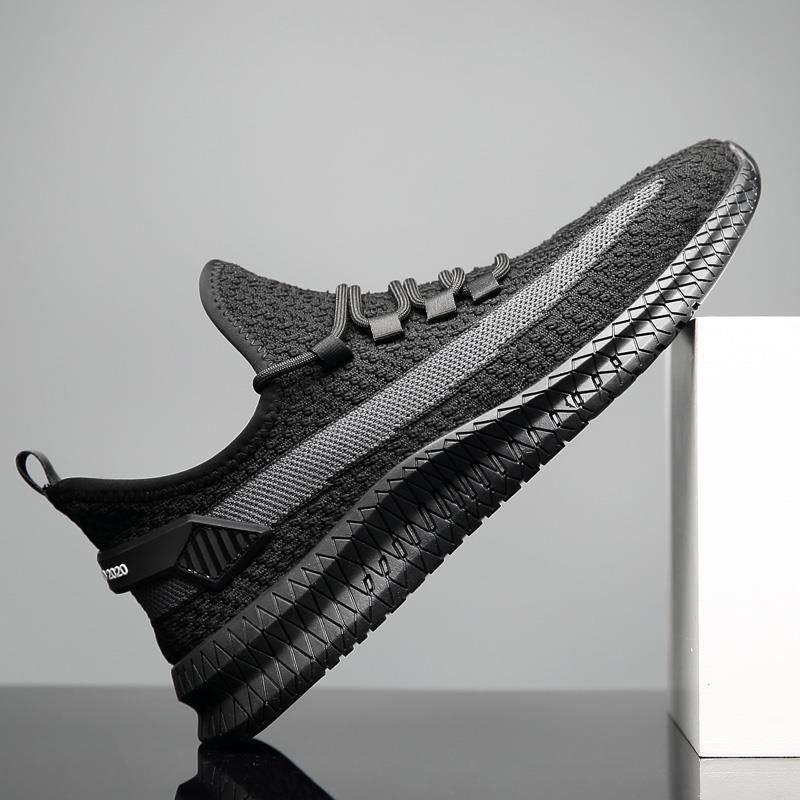 Men's Lightweight Running Shoes New Summer Comfortable And Breathable Sports Outdoor Fashion Sneakers Slip On Lightweight Athletic Fashion Casual Breathable Shoes For Walking Running Jogging Stevvex