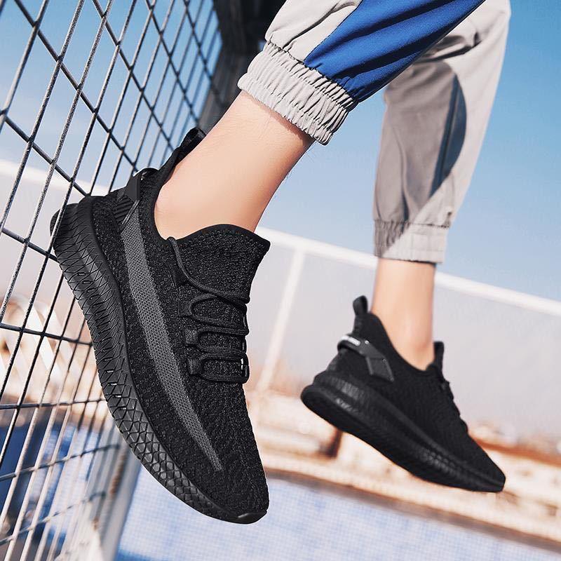 Men's Lightweight Running Shoes New Summer Comfortable And Breathable Sports Outdoor Fashion Sneakers Slip On Lightweight Athletic Fashion Casual Breathable Shoes For Walking Running Jogging Stevvex
