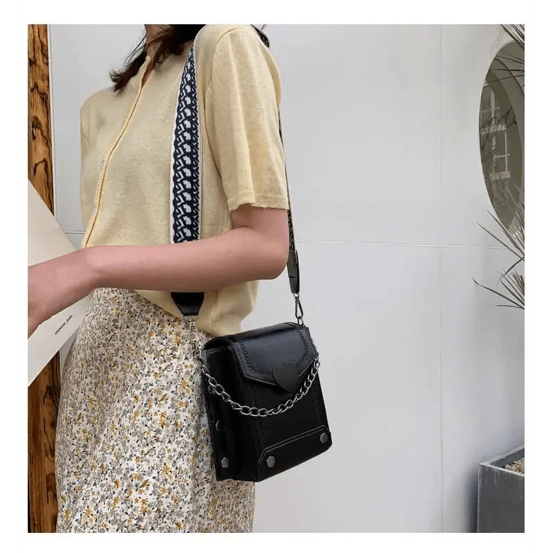 Modern Elegant Stunning Heart-Shaped Women's Bag Cute Studded Shoulder Bag For Women And Girls Stevvex