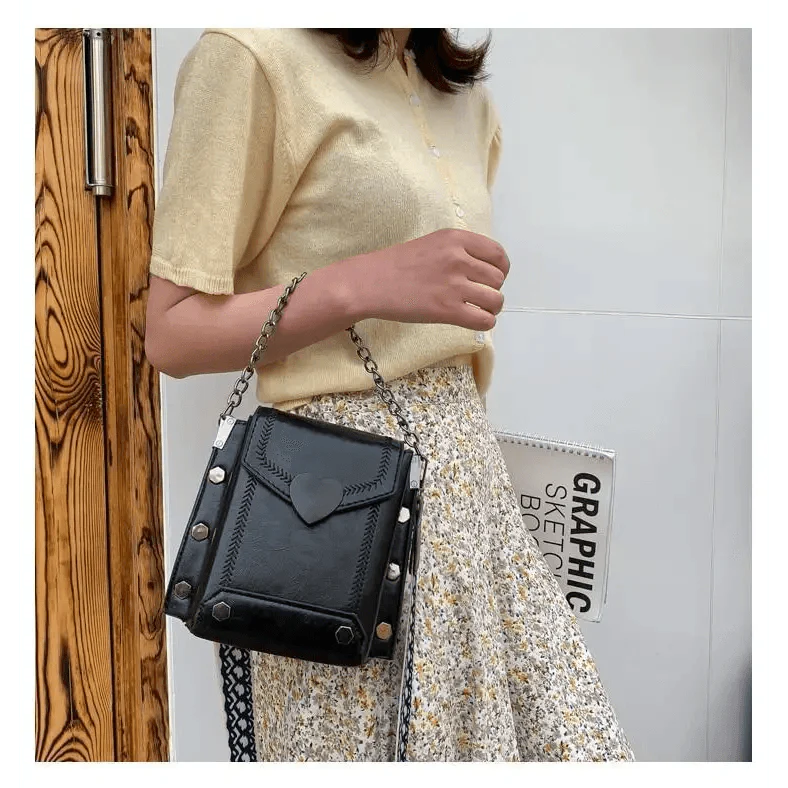 Modern Elegant Stunning Heart-Shaped Women's Bag Cute Studded Shoulder Bag For Women And Girls Stevvex