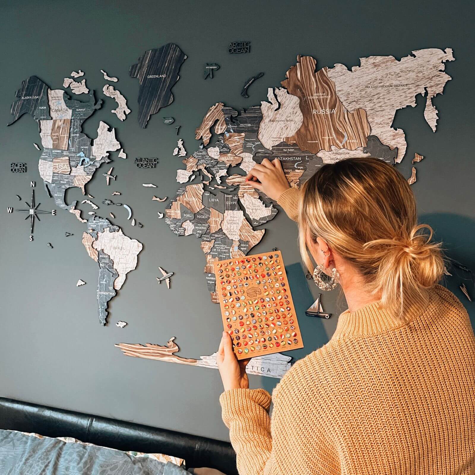 Bundle: Colored Map, Photo Frames, Flags and Airplanes Pins Enjoy The Wood