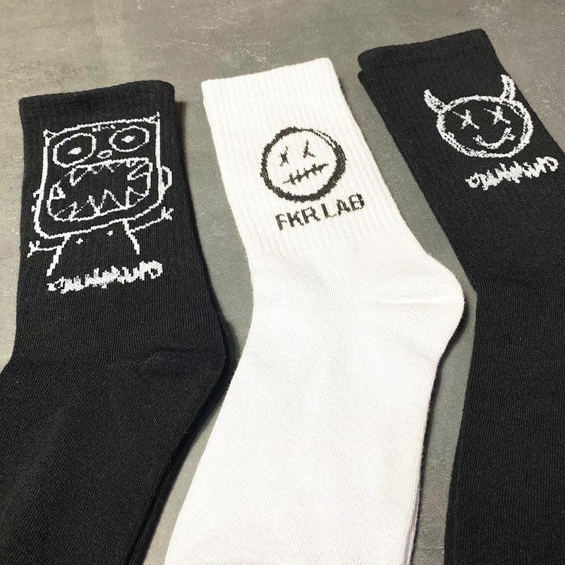 New Fashion Kawaii Cute Smilies Patterned Socks Pure Cotton Cartoon Pattern Hip Hop Style Breathable Mid Tube Socks Skateboard Socks Soft Long Sock for Men And Women Stevvex