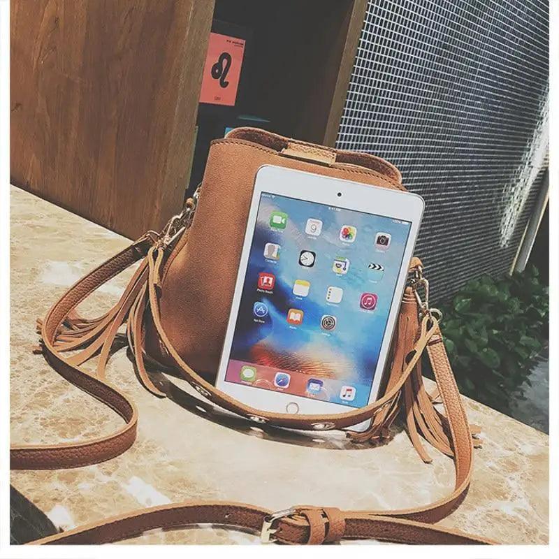 New Fashionable Scrub Women Bucket Bag Vintage Tassel Messenger Bag High Quality Shoulder Bag Simple Crossbody Bag For Females Stevvex