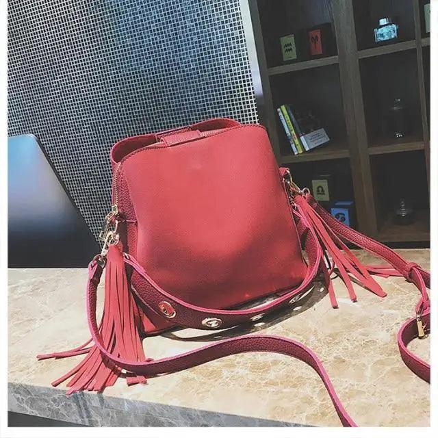 New Fashionable Scrub Women Bucket Bag Vintage Tassel Messenger Bag High Quality Shoulder Bag Simple Crossbody Bag For Females Stevvex