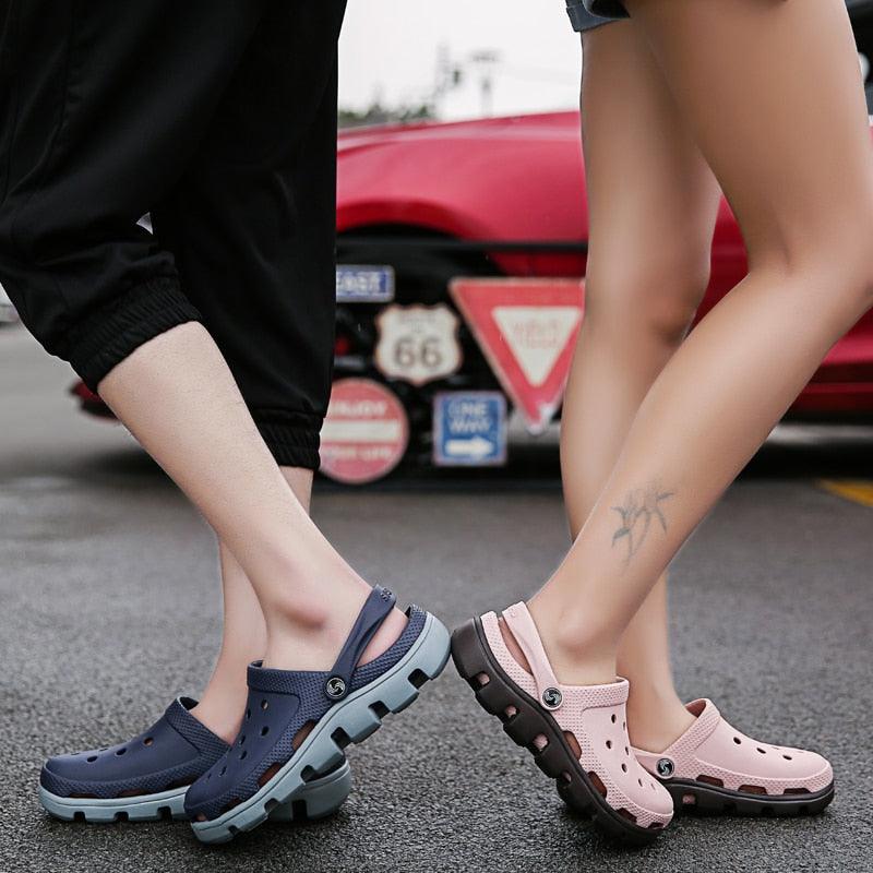 New Mens Summer Slippers Beach Sandals Jelly Shoes Men Outdoor Sandals Hollow Clogs Adjustable Garden Slippers House Shoes Durable Lightweight Beach Clogs Stevvex