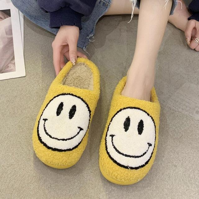 New Pink Smiley Face Slippers Women Smile Slippers Happy Face Slippers Retro Smiley Face Soft Plush Comfy Warm Slip-on Slippers Fluffy Fur Lined Mens Cute Home Sandals Winter Indoor House Slippers Stevvex