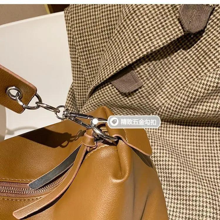 New PU Leather Shoulder Bag for Women Designer Wide Belt Handbags with Chain For Ladies Stevvex