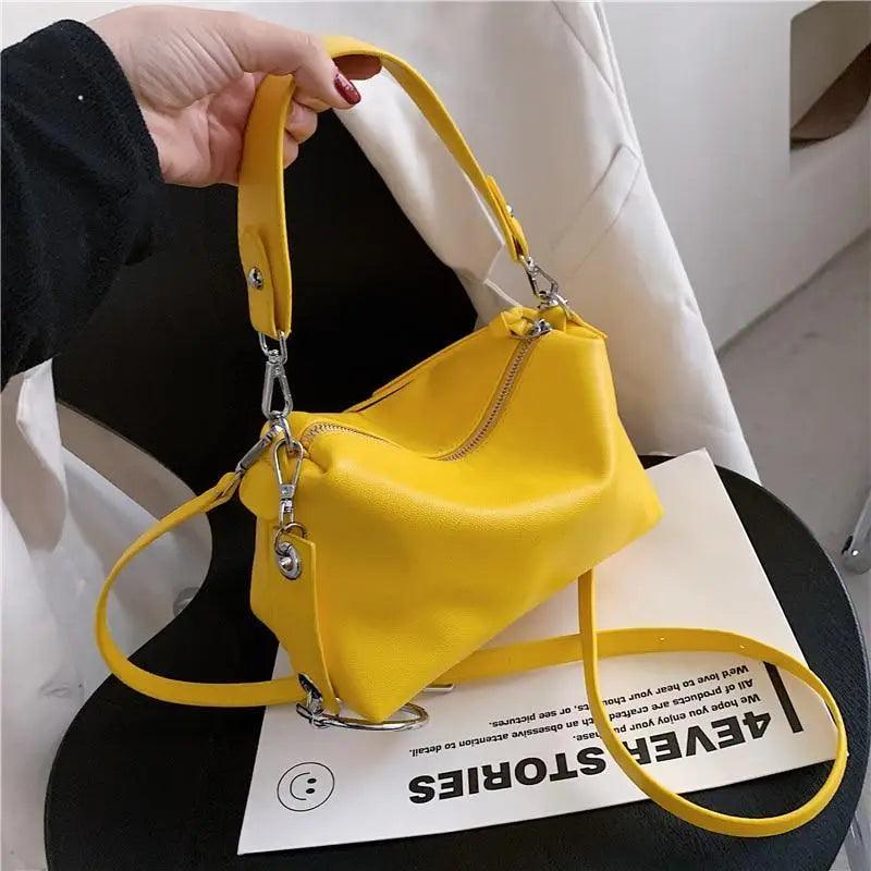 New PU Leather Shoulder Bag for Women Designer Wide Belt Handbags with Chain For Ladies Stevvex