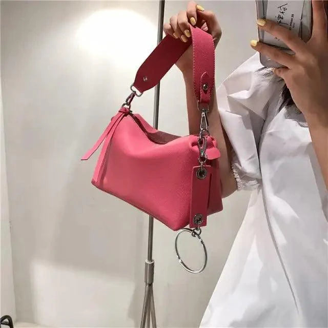 New PU Leather Shoulder Bag for Women Designer Wide Belt Handbags with Chain For Ladies Stevvex