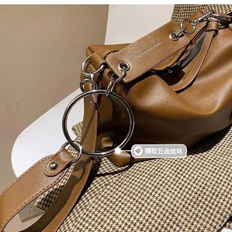 New PU Leather Shoulder Bag for Women Designer Wide Belt Handbags with Chain For Ladies Stevvex
