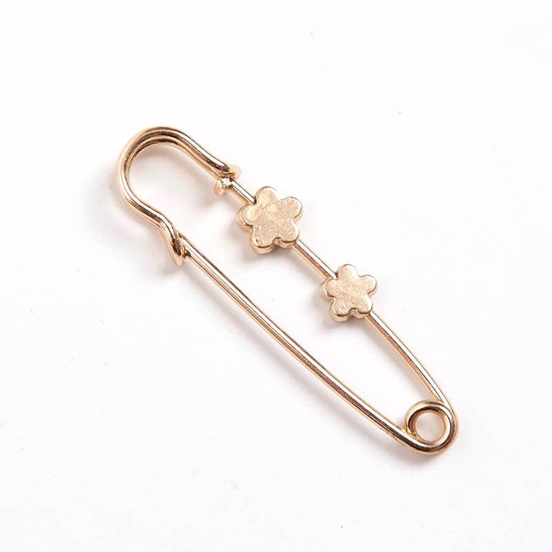 New Simple Trendy Popular Rhinestone Decoration Buckle Lapel Pin Brooches Women Cardigan Coat Sweater Costume Safety Pin Jewelry Brooches and Pins for Women in Multiple Styles Beautiful Safety Pins for Clothing Stevvex