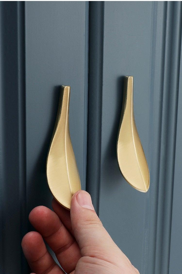 Nordic Style Solid Brass Gold Leaf Shaped 32mm Cabinet Knob Door Pulls Furniture Handles Knob Cabinet Knob Door Pulls Nordic Style Furniture Handles Knob Creative Light Luxury Handle Golden Leaf Handle Wardrobe Shoe Cabinet Bathroom Cabinet Handle Stevvex